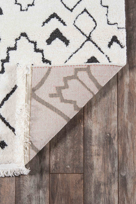 Tapis Contemporain Aurelia 2'3\" x 7'6\" en Ivoire
