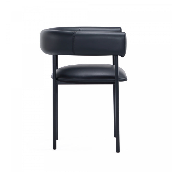 Chaise de salle a manger contemporaine Onda en cuir vegetalien et metal, coloris noir