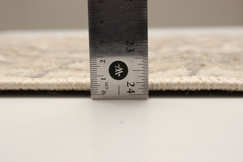 Carpette Priya beige - 2 pi 8 po x 8 pi 2 po