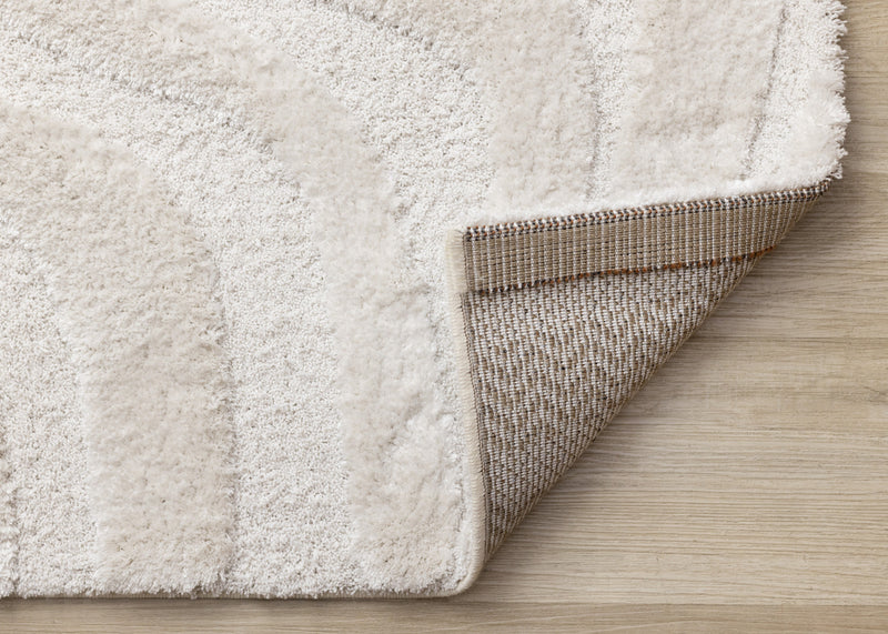 Carpette moderne, luxueuse et moelleuse Lincoln blanche à motif de courbes - 6 pi 7 po x 9 pi 6 po