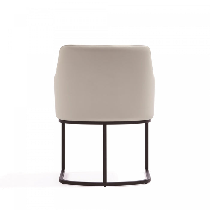 Fauteuil Serena en metal moderne et cuir vegetalien ivoire - Lot de 2