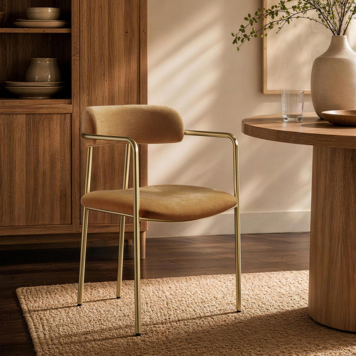 Chaise de salle a manger moderne mi-siecle en metal et tissu, coloris curcuma