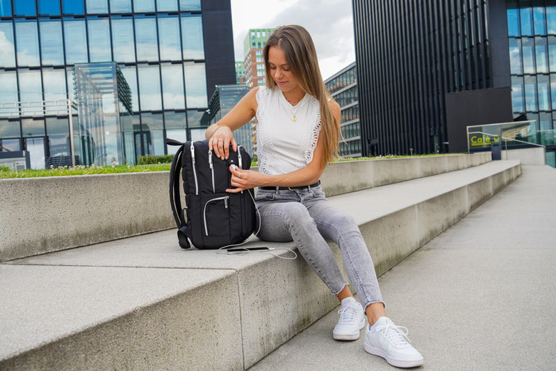 Sac a dos Swissdigital KATY Rose Platinum – Sac pour ordinateur portable de 16 pouces, chargement USB, detecteur SDD, protection RFID, multi-poches