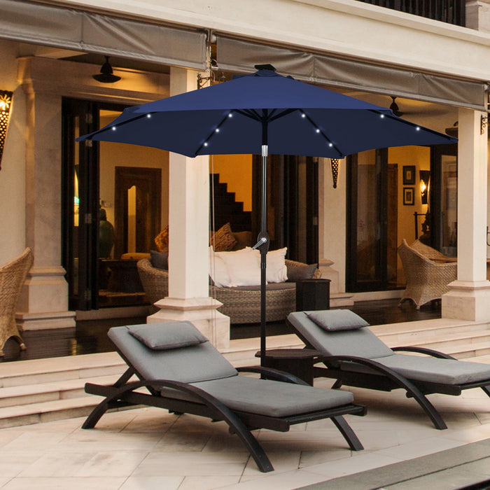 Parasol de marche solaire Costway de 10' avec eclairage LED, ajustement de l'ombre par inclinaison a manivelle, marine