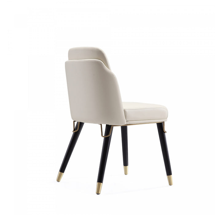 Chaise de salle a manger moderne Estelle en cuir vegetalien et bois, creme - Lot de 2