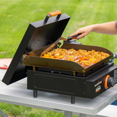 Plaque de cuisson « Blackstone 17\" Adventure Ready » avec couvercle rigide et sac de transport - 2273CA