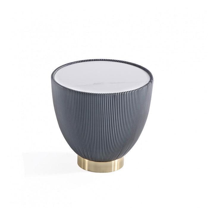 Table d’appoint Anderson moderne avec plateau en pierre frittee et revetement gris – Lot de 2