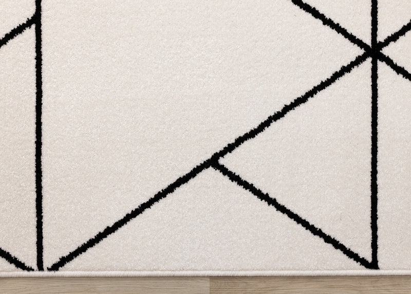 Tapis Covington a motif de treillis geometrique moderne blanc et noir, 5'3\" x 7'7\"