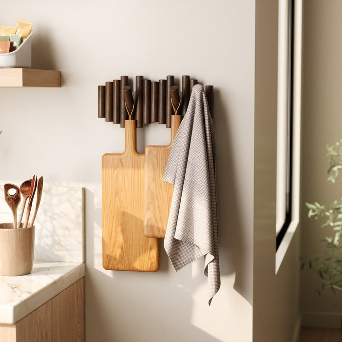 Crochets muraux Picket Rail de Umbra - noyer vieilli