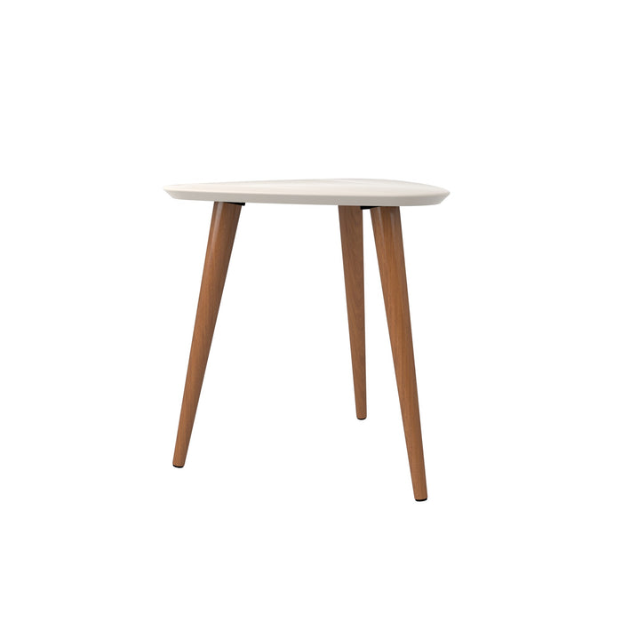 Grande table de bout triangulaire Utopia de Manhattan Comfort de 19,88 po avec pattes évasées en bois - blanc cassé