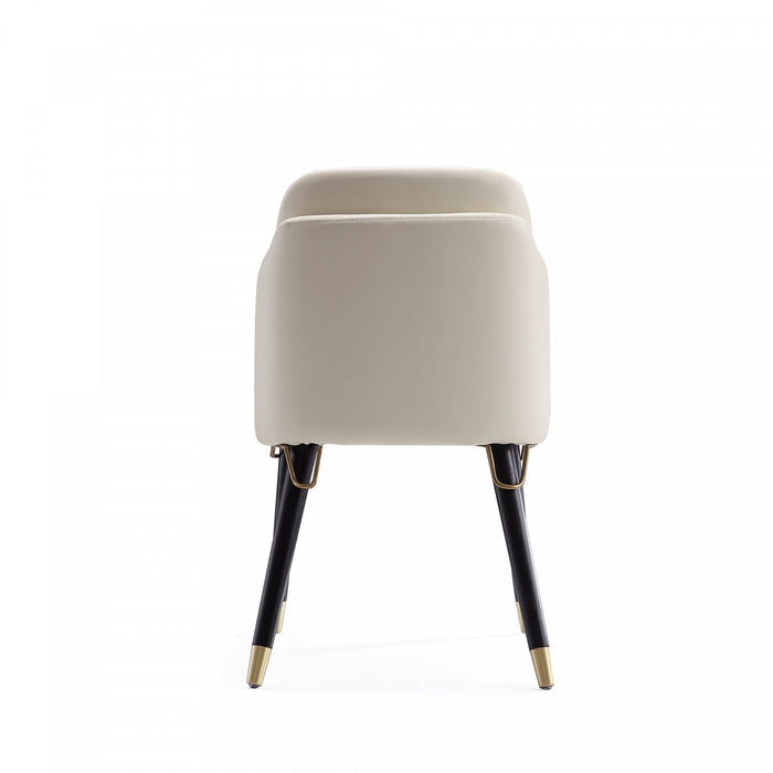 Chaise de salle a manger moderne Estelle en cuir vegetalien et bois, creme - Lot de 2