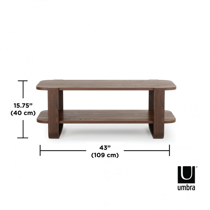Table à café moderne Bellwood de Umbra en bois massif avec tablette - noyer vieilli
