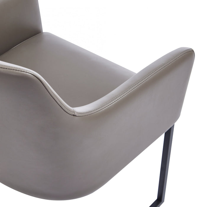 Fauteuil moderne en metal et cuir vegetalien Serena en taupe - Lot de 2