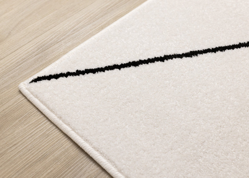 Tapis Covington a motif de treillis geometrique moderne blanc et noir, 5'3\" x 7'7\"
