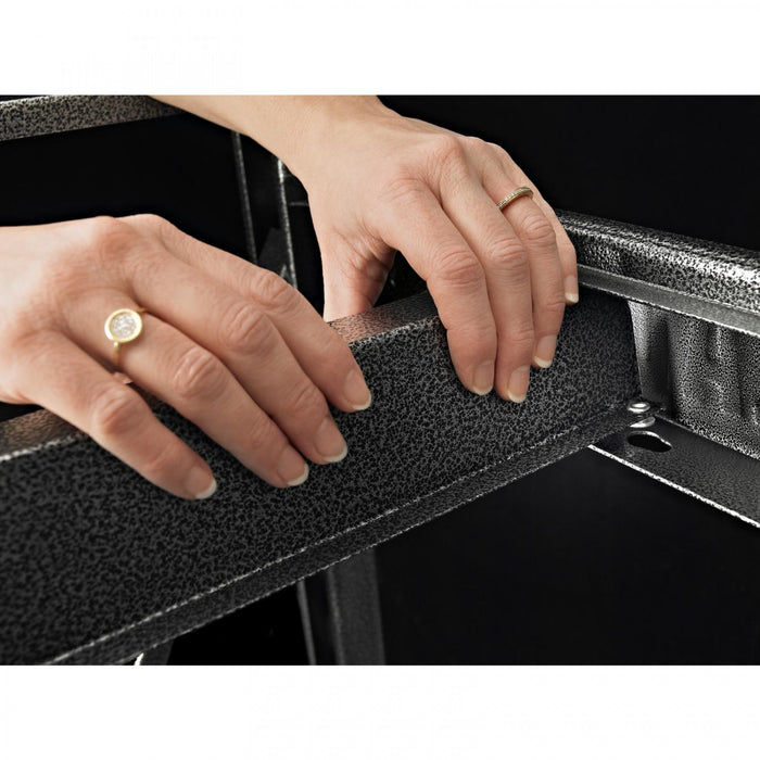 Tablette de 77 po en grillage de Gladiator - granite martelé