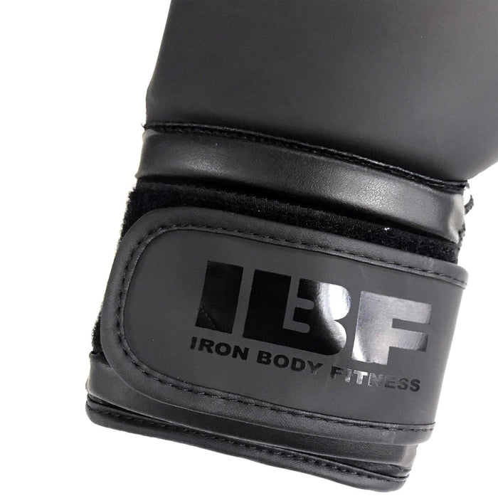 Gants de boxe de série Blackout Iron Body Fitness IBF - 14 oz
