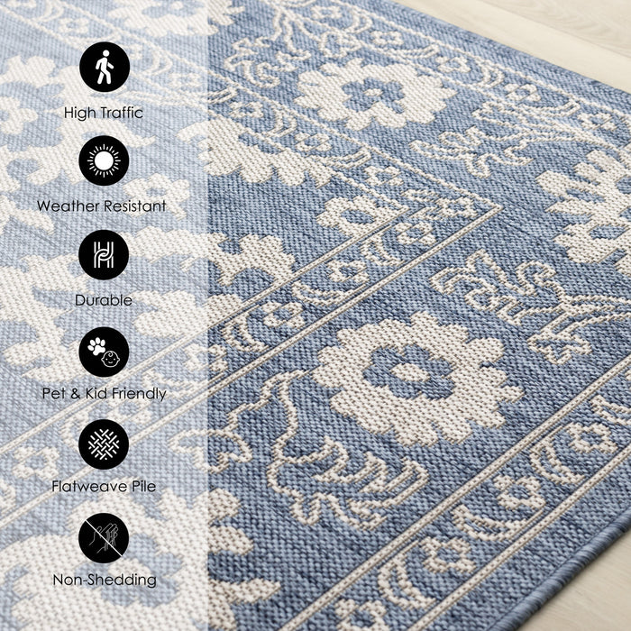 Tapis d'exterieur Cabana bleu et blanc a bordure elegante, 5'3\" x 7'7\"