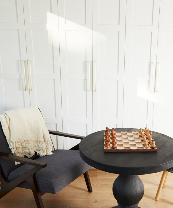 Échiquier Wobble de Umbra en noyer