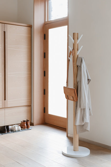 Portemanteau moderne Flapper de Umbra en bois - blanc et naturel