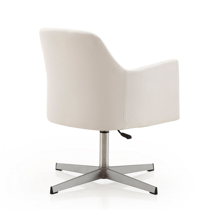 Chaise d’appoint pivotante Pelo de Manhattan Comfort à hauteur réglable en chrome poli et en similicuir - blanche