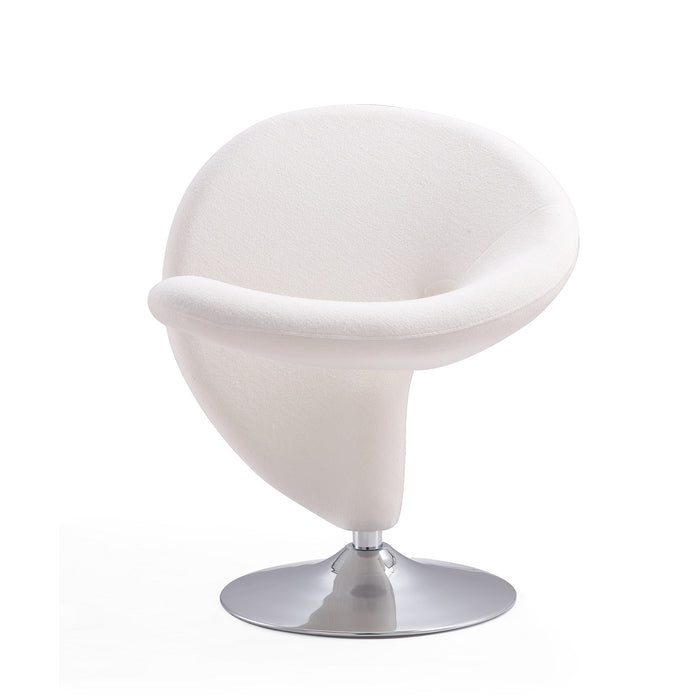 Fauteuil d’appoint pivotant Curl de Manhattan Comfort en chrome poli et en mélange de laine - crème