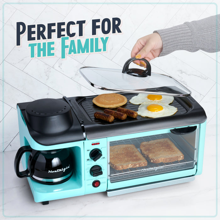 Station déjeuner rétro 3 en 1 de format familial de Nostalgia avec four grille-pain turquoise - BST3AQ