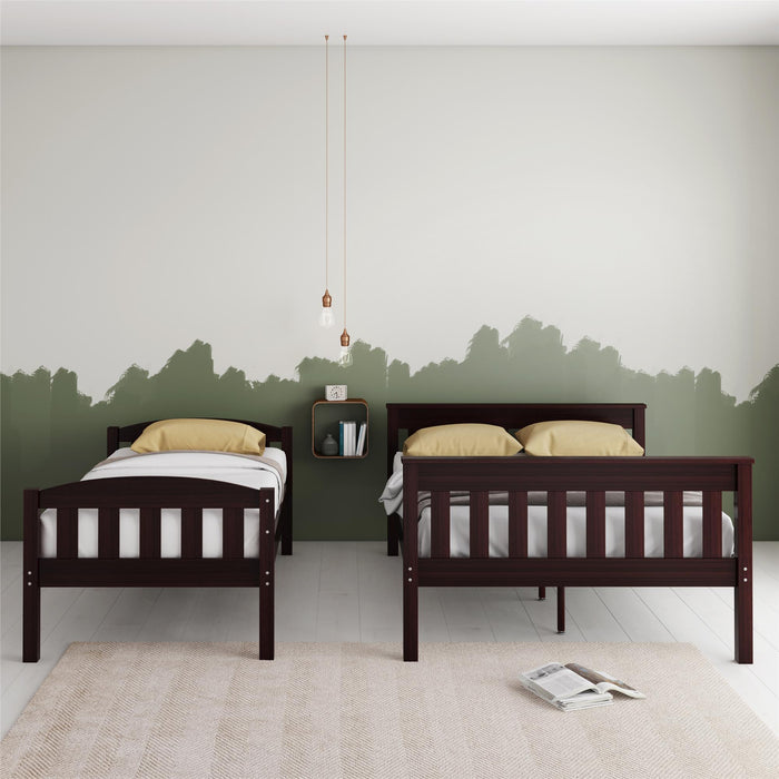 Lits superposés Airlie de DHP avec lit simple au-dessus du lit double - espresso