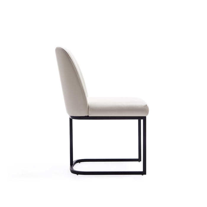 Chaise de salle à manger Serena de Manhattan Comfort en similicuir - crème