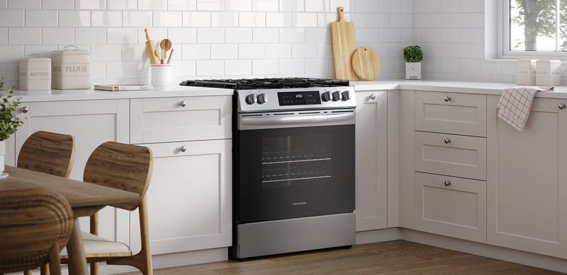 Cuisinière à gaz Frigidaire de 30 po avec commandes à l’avant et friture à air - FCFG3082BS