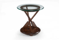 Table de bout éclectique Hatfield de 20 po avec dessus en verre et pagaies sculptées dans la base en bois - chêne foncé