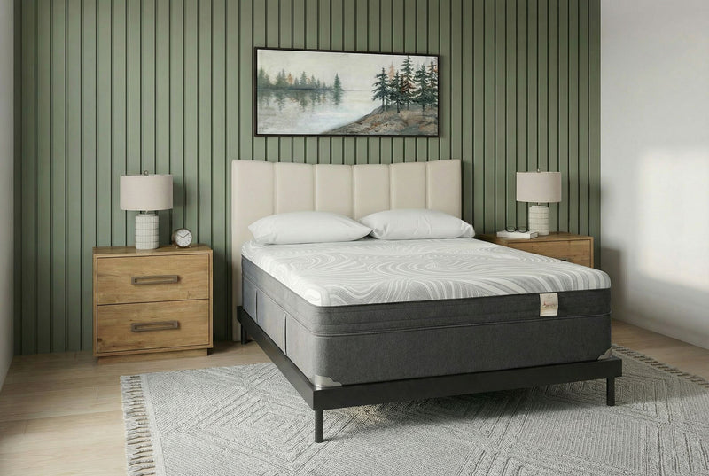 Matelas ferme à plateau-coussin dans une boîte Spa 8 de Springwall pour très grand lit californien de véhicule récréatif