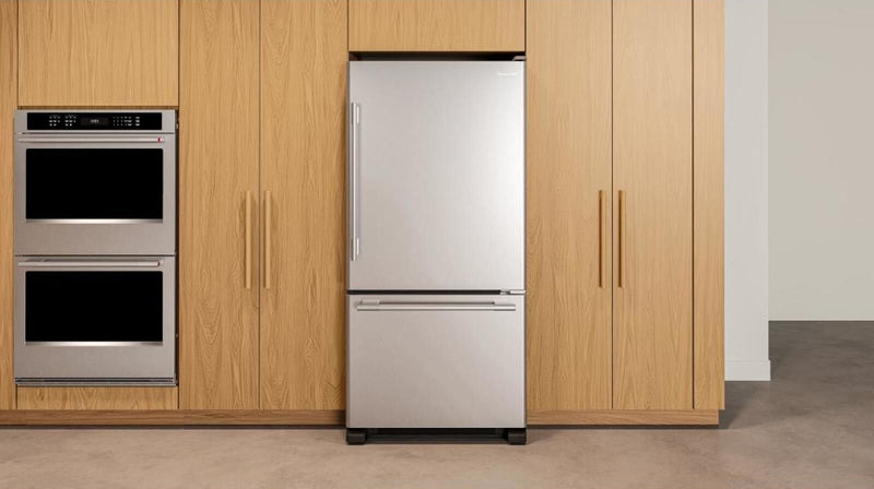 Réfrigérateur KitchenAid de 22 pi³ et de 33 po à congélateur inférieur - acier inoxydable PrintShieldMC - KRBR133SPS