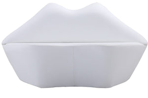 Causeuse Kiss de Manhattan Comfort de 61,8 po en similicuir - blanche