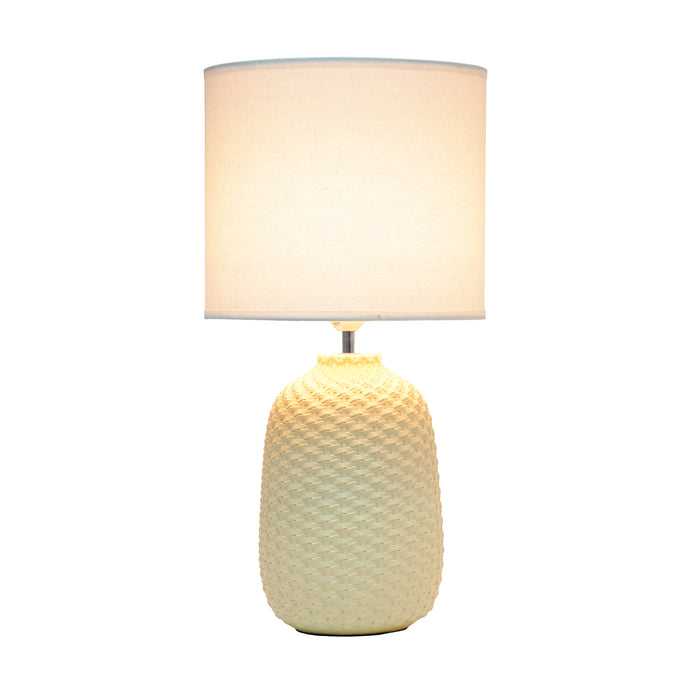 Lampe de table traditionnelle de Simple Designs de 20,4 po en céramique avec texture de mailles retournées et abat-jour cylindrique en tissu blanc - jaune