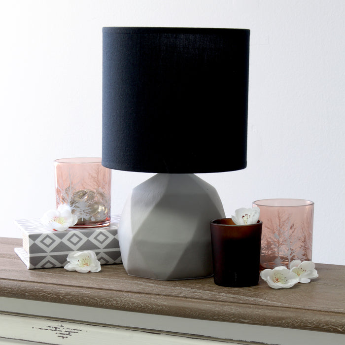 Lampe géométrique de Simple Designs en béton - noire