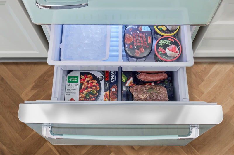 Classic Rétro par Unique sans givre Réfrigérateur à congélateur dans le bas de 18 pi³ - UGP-510L LG AC