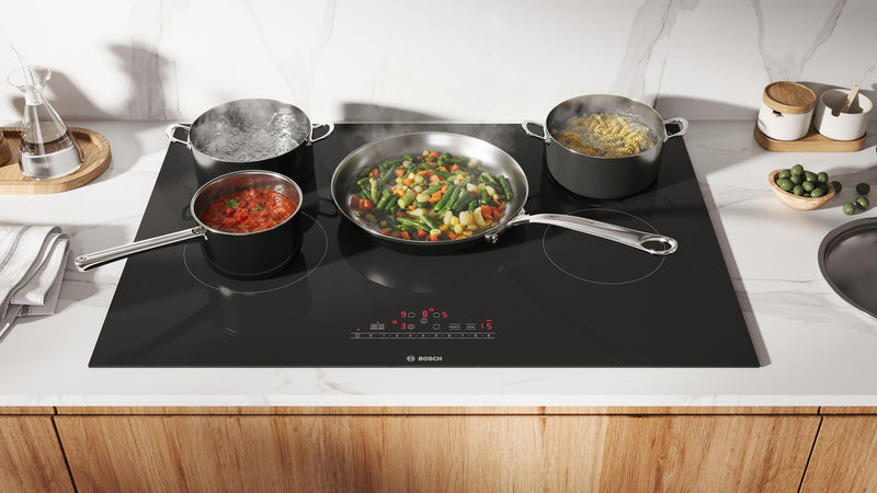 Surface de cuisson électrique Bosch de série 800 de 30 po - noire - NET8062UC