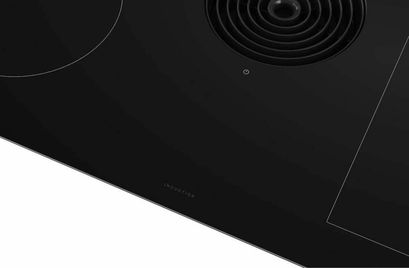 Surface de cuisson à induction de KitchenAid de 36 po à aspiration descendante avec très grande zone de pont Even-HeatMC - noire - KCID936SBL