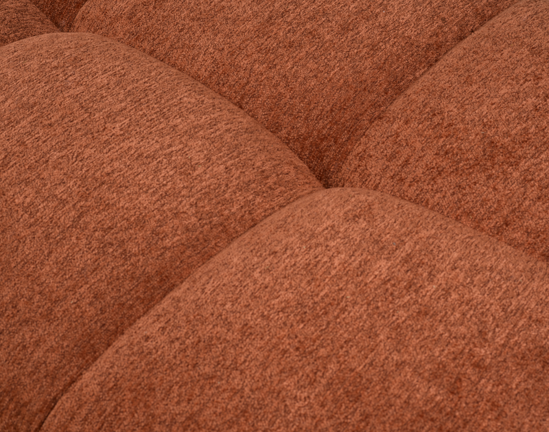Sofa Pebble de 96 po fabriqué au Canada en tissu avec coussins décoratifs assortis - orange