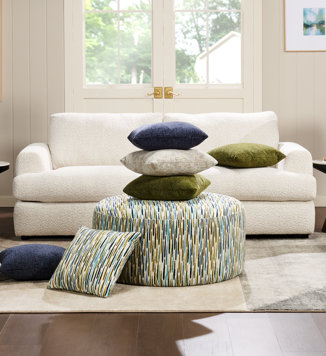 Pouf courbé personnalisable de Sofa Lab de 38 po fabriqué au Canada en tissu - tissu décoratif Capri 