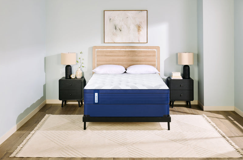 Matelas moyen à Euro-plateau Minden PosturepedicMD de série 1050 de Sealy pour grand lit