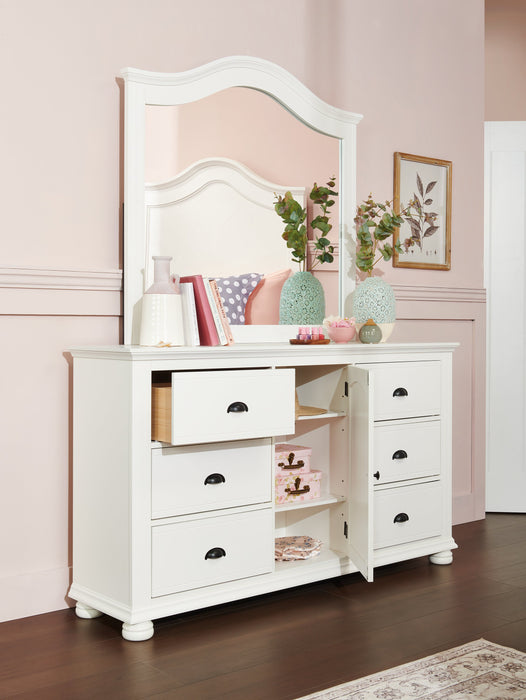 Commode de chambre à coucher Ella de 63 po (L) x 36 po (H) à 6 tiroirs avec armoire - blanche