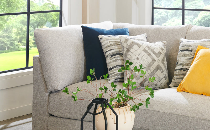 Causeuse modulaire Evolve de Scott Living de 79 po en tissu d’apparence lin avec coussins amovibles en duvet et plumes - gris
