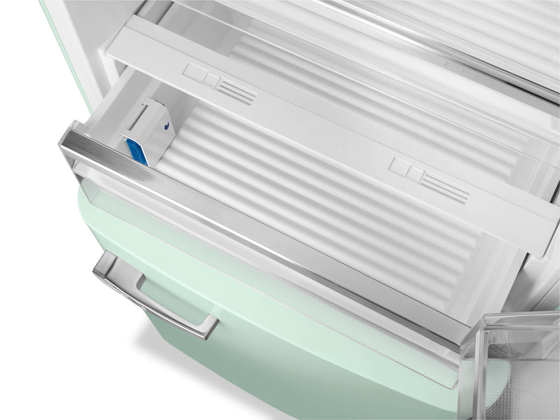 Réfrigérateur Smeg rétro de 18 pi3 à congélateur inférieur - FAB38URPG