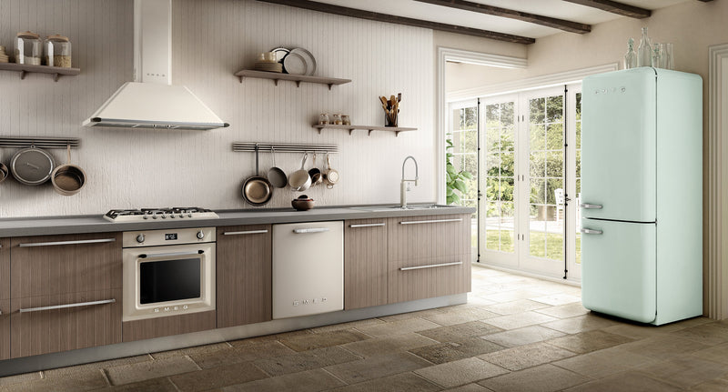 Réfrigérateur Smeg rétro de 18 pi3 à congélateur inférieur - FAB38URPG