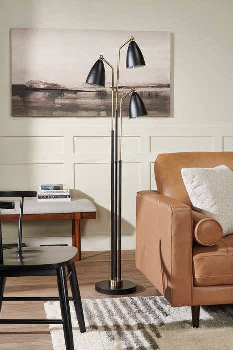 Lampe à pied Jetty de 62 po noire et dorée à 3 ampoules