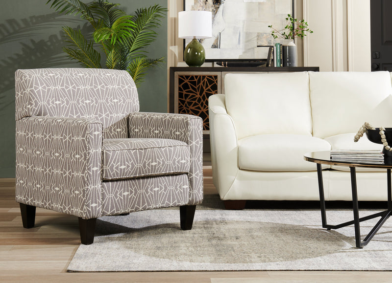 Fauteuil d’appoint Kylie de Cindy Crawford Home de 30 po fabriqué au Canada en tissu d’apparence lin - emblème anthracite