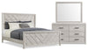 Ensemble de chambre à coucher Lark 5 pièces blanc rustique avec lit à panneaux, commode et miroir - format très grand lit
