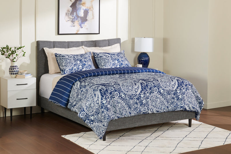 Ensemble d’édredon Lochlan 3 pièces pour lit double et grand lit - bleu marine et blanc