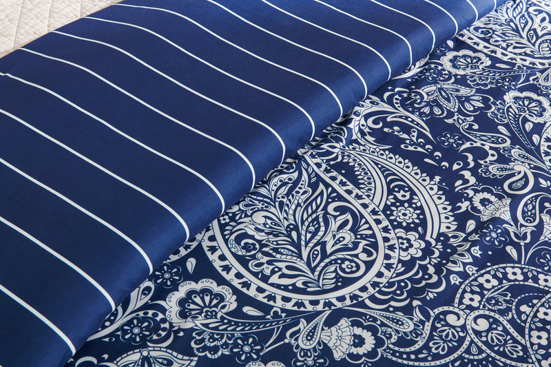 Ensemble d’édredon Lochlan 3 pièces pour lit double et grand lit - bleu marine et blanc